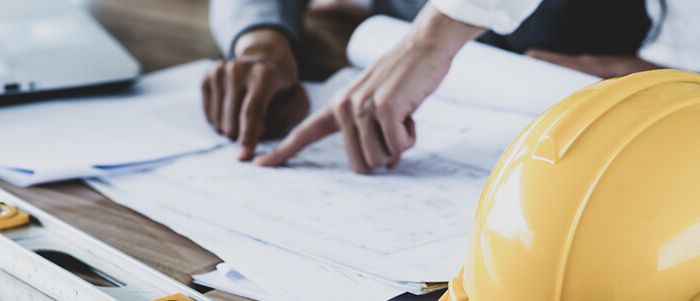 Bauvertrag prüfen lassen: Sichergehen und Risiken vermeiden
