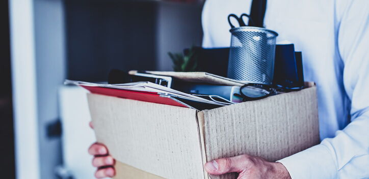 Fristlose Kündigung: Das müssen Arbeitnehmer & Arbeitgeber beachten