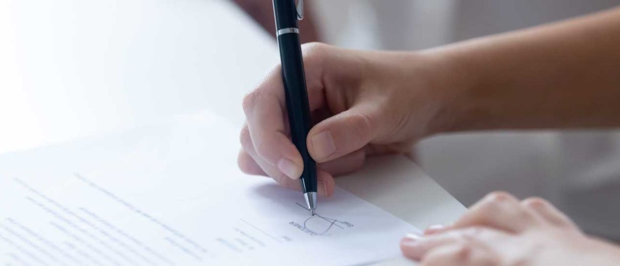 Aufhebungs­vertrag & Abfindung: Was Arbeit­nehmer wissen sollten