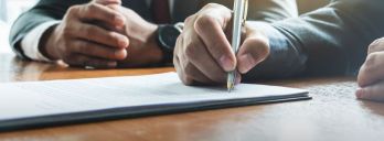 Arbeitsvertrag prüfen lassen & nachteilige Klauseln ausschließen