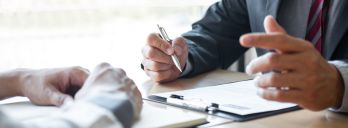 Transfergesellschaft: Vorteile & Nachteile für Arbeitgeber & Arbeitnehmer