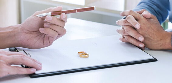 Scheidung: Ablauf, Dauer & Kosten im Überblick