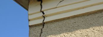 Wie Sie Bauschäden reklamieren & eine Entschädigung durchsetzen