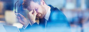 Arbeitgeber verklagen: So sind Schadensersatz & Schmerzensgeld möglich