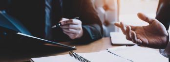 Amtshaftungs­anspruch durchsetzen & Entschädigung vom Staat erhalten