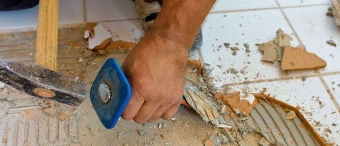 Bauträger verklagen: Was tun bei Mängeln am Bau?