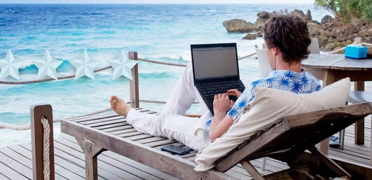 HolidayCheck-Bewertung löschen lassen: So schützen Sie Reputation & Umsatz