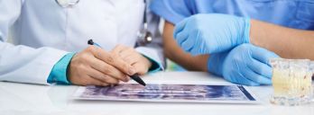 Zahnarzt verklagen: So sind Schmerzensgeld & Schadensersatz möglich