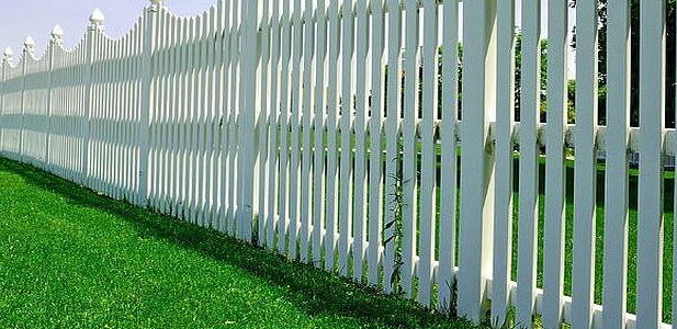 Nachbarschaftsstreit: Wie löse ich den Streit mit meinem Nachbarn?