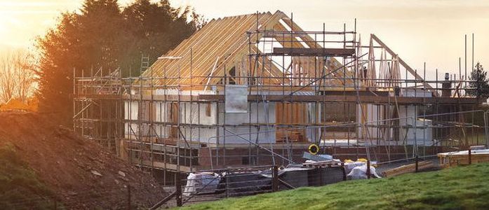 Bauzeitverlängerung: Wer haftet für Folgen & zahlt die Mehrkosten?