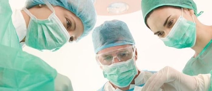 Krankenhaus verklagen: So kann es Schmerzensgeld & Schadensersatz geben