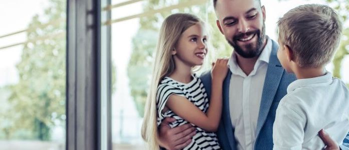 Wechselmodell einklagen: Wann darf ich das & wie funktioniert es?